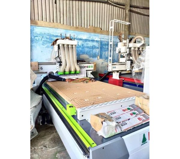 Máy Cắt CNC 4 Đầu Homi