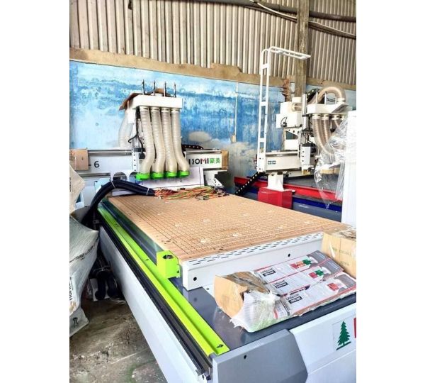 Máy Cắt CNC 4 Đầu Homi